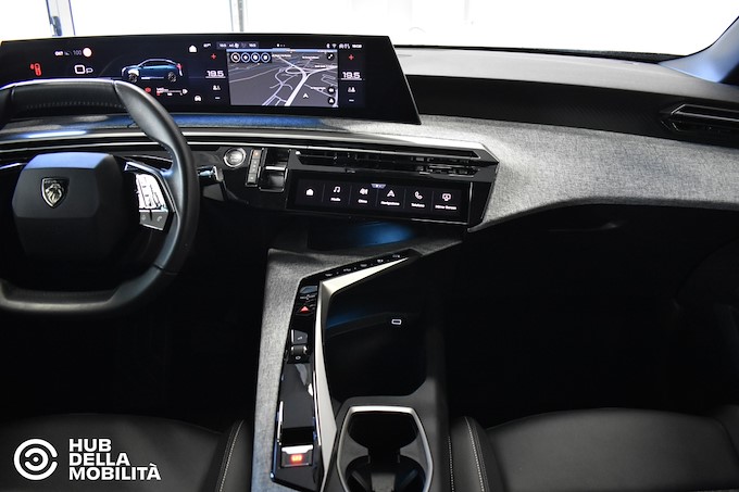 PEUGEOT 3008 Hybrid 136 e-DCS6 Allure